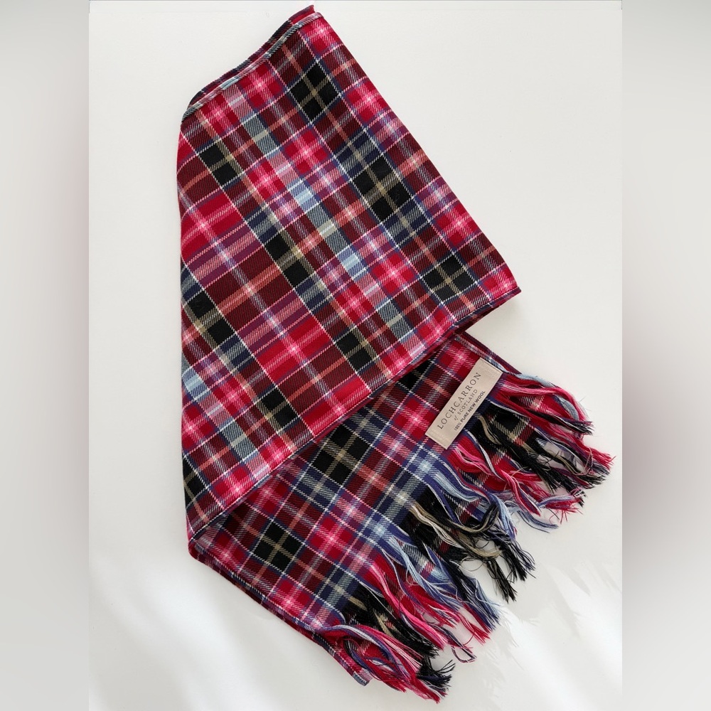 NWOT Lochcarron of Scotland 100% Pure New Wool Large Tartan Plaid Scarf